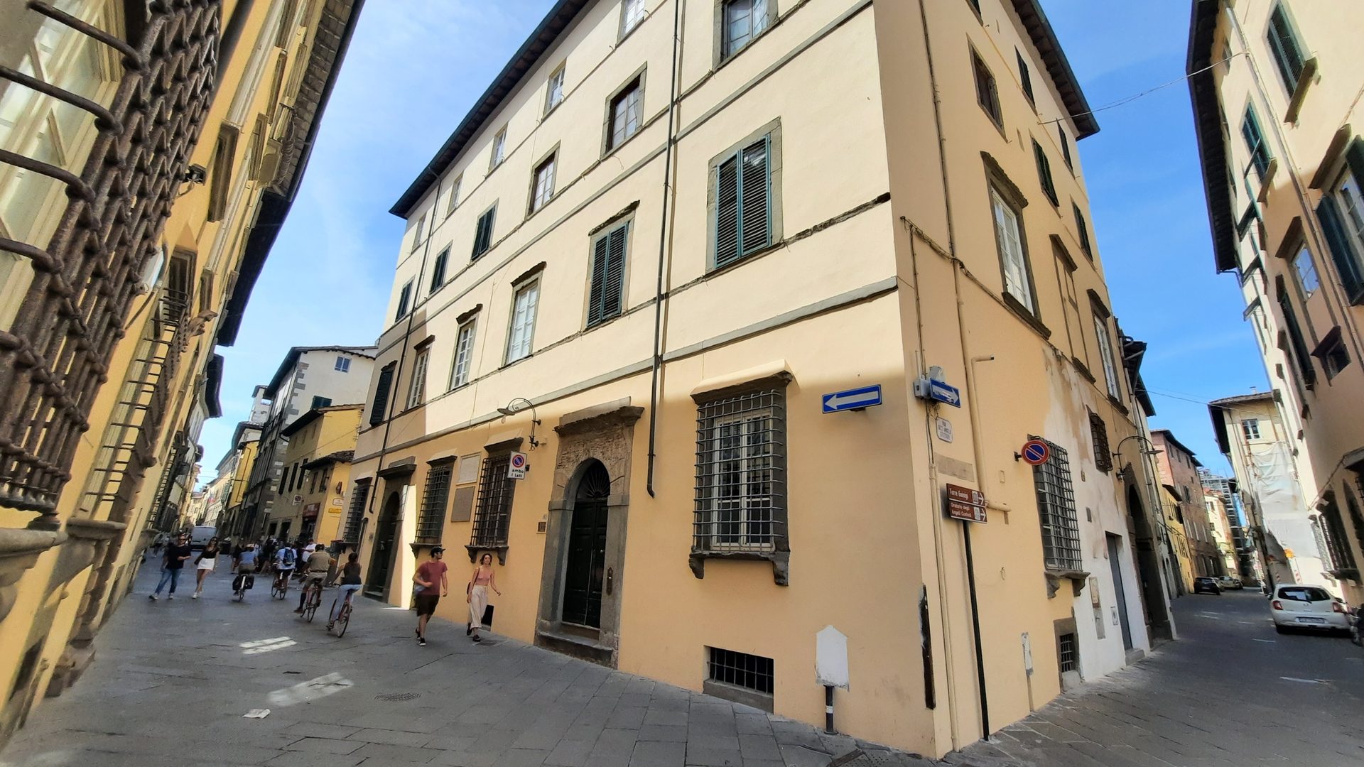 Francesco Maria Fiorentini's memorial tablet, Lucca - 01.jpg